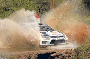 Con esta victoria el piloto franc&eacute;s Sebastien Ogier consolid&oacute; su liderato en la clasificaci&oacute;n. Foto: AFP