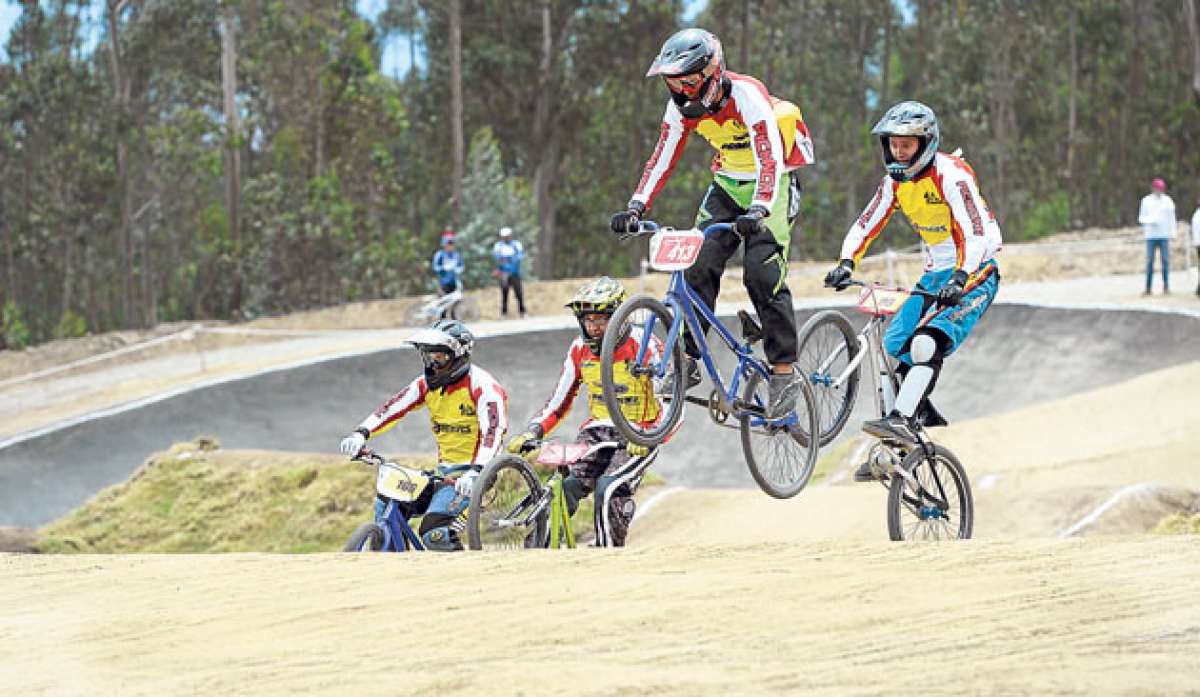 Los ciclistas son parte de la cultura urbana de la capital