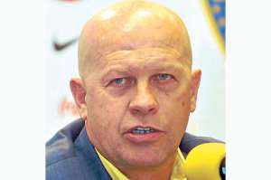 Carlos Ischia pide careo con &aacute;rbitro  