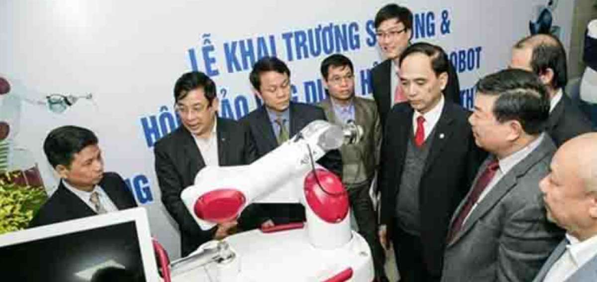 Vietnam apunta a la rob&oacute;tica para cirug&iacute;as neurol&oacute;gicas y de articulaci&oacute;n