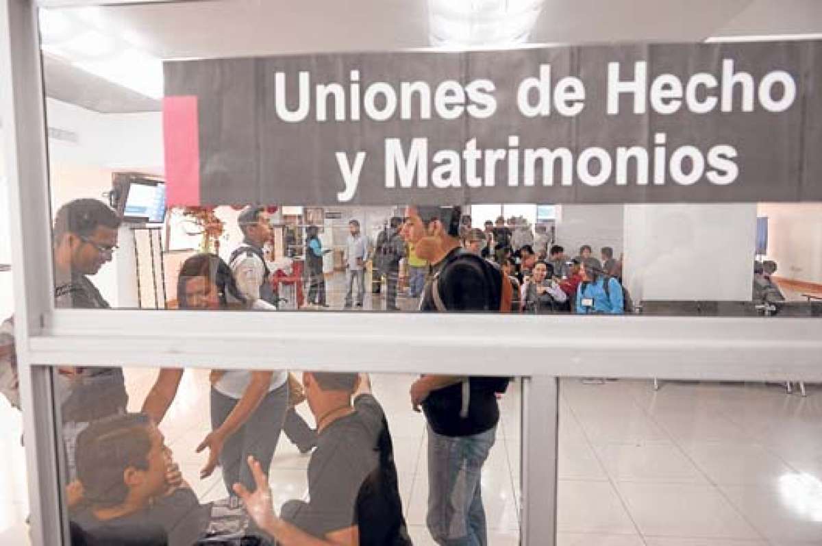 La comunidad homosexual celebr&oacute; que la uni&oacute;n de hecho se pueda aplicar desde la firma por mutuo acuerdo y sin la necesidad de tener 2 a&ntilde;os de convivencia. Foto: Archivo