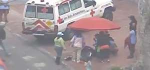 Los param&eacute;dicos brindaron la atenci&oacute;n prehospitalaria necesaria y estabilizaron en sus signos vitales a madre e hija.