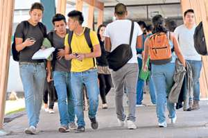 Un nuevo reglamento est&aacute; por aprobaci&oacute;n en el CES para regular cobros excesivos en universidades privadas. Foto: Archivo