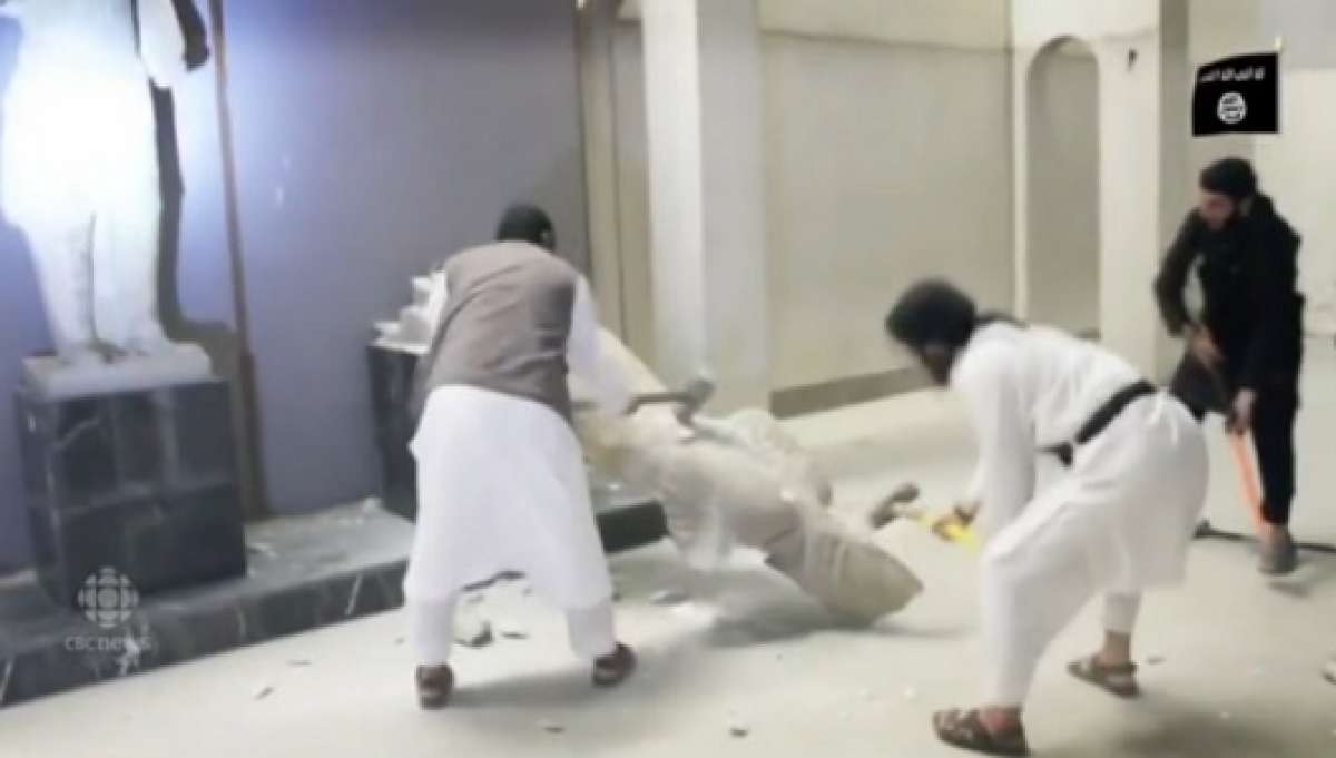 Las estatuas destruidas datan de la &eacute;poca asiria. Foto: Captura de video