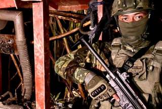 Militares destruyeron maquinaria utilizada para minería ilegal en el río Bomboiza.
