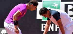 Nadal avanza a octavos de Roma tras el retiro de Almagro