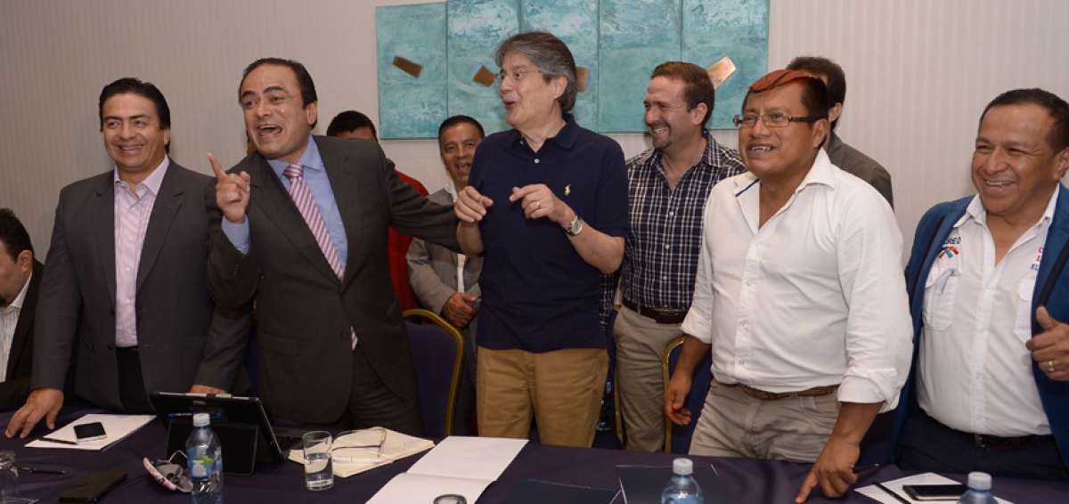 El martes, Pa&uacute;l Carrasco acompa&ntilde;&oacute; al banquero Lasso en el lanzamiento de la nueva Unidad por el Cambio.