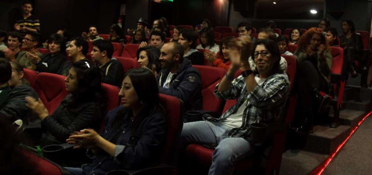 A las 16:00 dar&aacute; una charla Isabela Parra, productora de Un secreto en la caja, que tambi&eacute;n est&aacute; en cartelera.