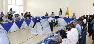 El Mandatario anunci&oacute; la entrega de pr&eacute;stamos no reembolsables para el desarrollo de infraestructura en Santa Elena.