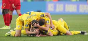 Pyatov frena a Cristiano y clasifica a Ucrania a la Eurocopa