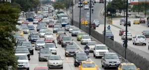 La Avenida de las Am&eacute;ricas es una de las que mayor movimiento de automotores registra en horas pico.