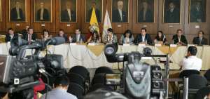 El viernes 8 de junio, la Comisi&oacute;n de Fiscalizaci&oacute;n no logr&oacute; el n&uacute;mero necesario de votos para recomendar o archivar el juicio. 