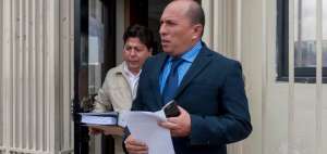 Jorge Sosa, abogado de Bucaram, acudi&oacute; a la Fiscal&iacute;a General del Estado para presentar la denuncia.