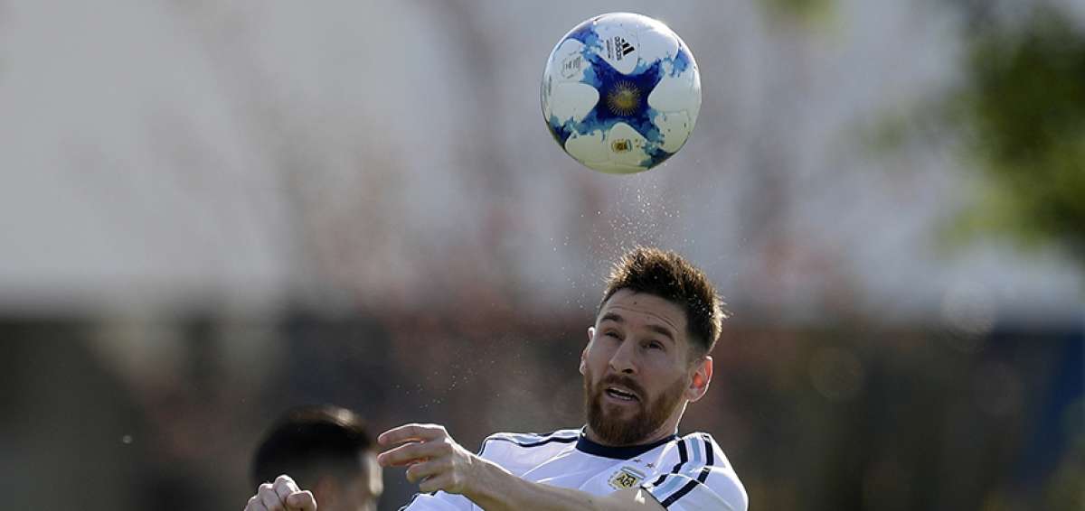 El delantero Lionel Messi lleg&oacute; a Argentina tras marcar 2 goles en la victoria del Barcelona sobre el Alav&eacute;s, en la segunda jornada de la liga espa&ntilde;ola.