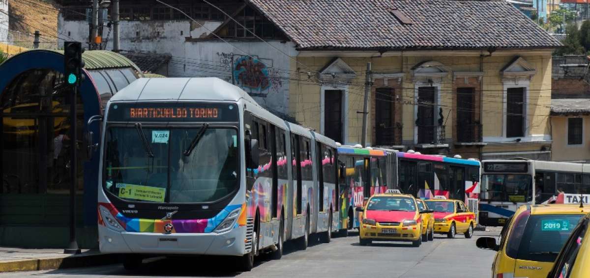 Piden la revisi&oacute;n del fallo por compra de biarticulados en Quito