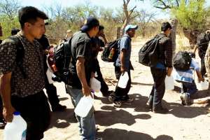 Los migrantes asi&aacute;ticos llegaban a Ecuador y segu&iacute;an la ruta preparada por los traficantes hacia M&eacute;xico. Archivo / El Tel&eacute;grafo