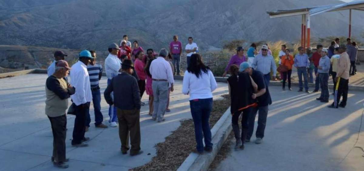 La obra que tiene una dimensi&oacute;n de 10X30 metros, ubicada a pocos metros del centro poblado parroquial en una parte alta.