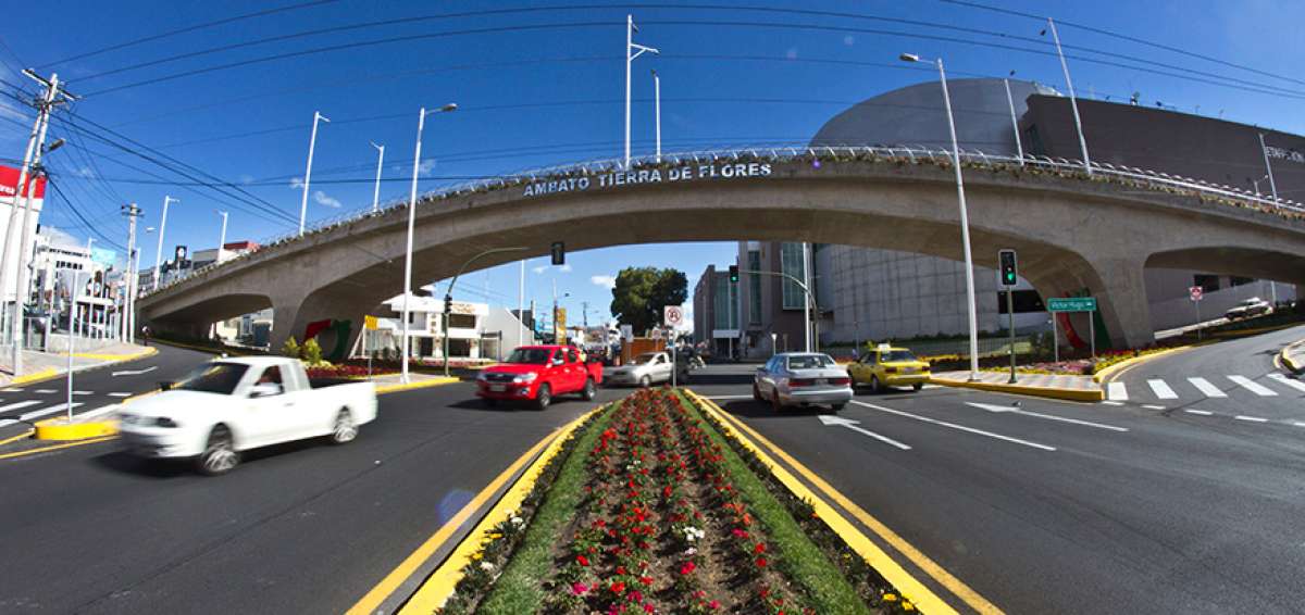 El puente de la av. V&iacute;ctor Hugo cost&oacute; $ 1&rsquo;780.000 y se complementa con otros 2 pasos elevados, uno sobre el parque Sucre frente al estadio Bellavista y otro en la calle Castillo.