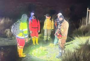 Personal de Bomberos y de ETAPA iniciaron la b&uacute;squeda de cuatro personas en el Cajas.