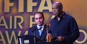 Sexwale fue combatiente del brazo armado del Partido de la Lucha contra el Apartheid del Congreso Nacional Africano (ANC).