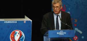 &Aacute;ngel Mar&iacute;a Villar retira su candidatura a presidir la UEFA