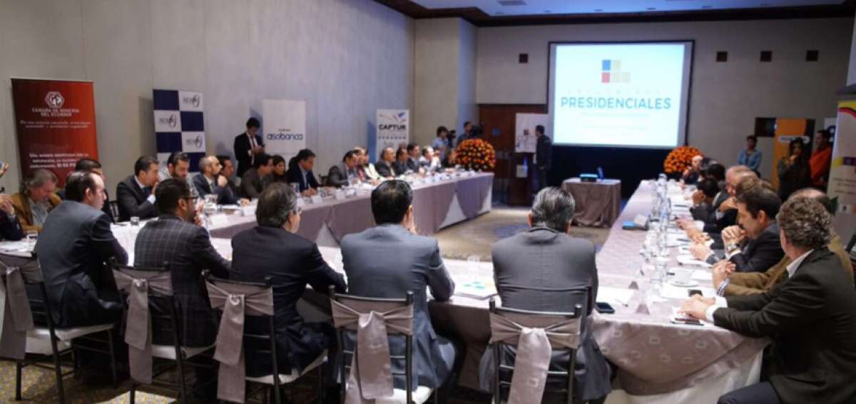 CEE dialoga con los presidenciables