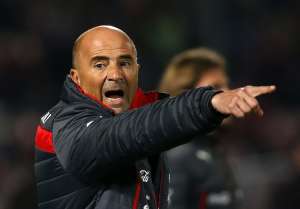 El entrenador argentino mantuvo la base de jugadores que Chile us&oacute; en el Mundial anterior. Foto: EFE