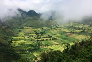 La reserva ecol&oacute;gica Pululahua, la vida sobre el cr&aacute;ter del volc&aacute;n