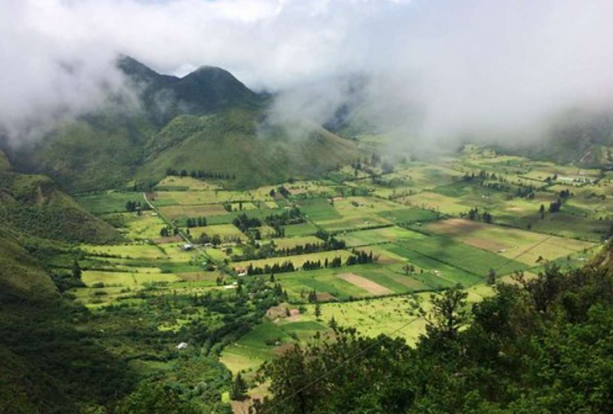 La reserva ecol&oacute;gica Pululahua, la vida sobre el cr&aacute;ter del volc&aacute;n