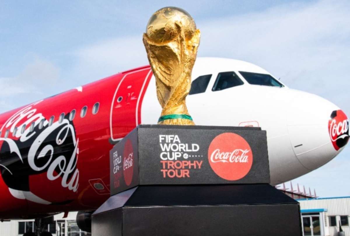 Los aficionados podrán tomarse fotos con el trofeo original del Mundial de Fútbol.