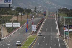 Una vista panor&aacute;mica del nuevo puente sobre el r&iacute;o Chiche, de m&aacute;s de 214 metros. Foto: Fernando Sandoval/ EL TEL&Eacute;GRAFO. 