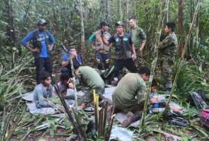 Más de 100 soldados e indígenas de la zona, además de perros rastreadores, buscaron a los menores las últimas cinco semanas.