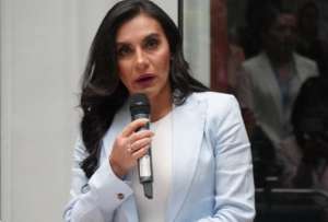 PSC, RC5 y Construye salvan a Verónica Abad