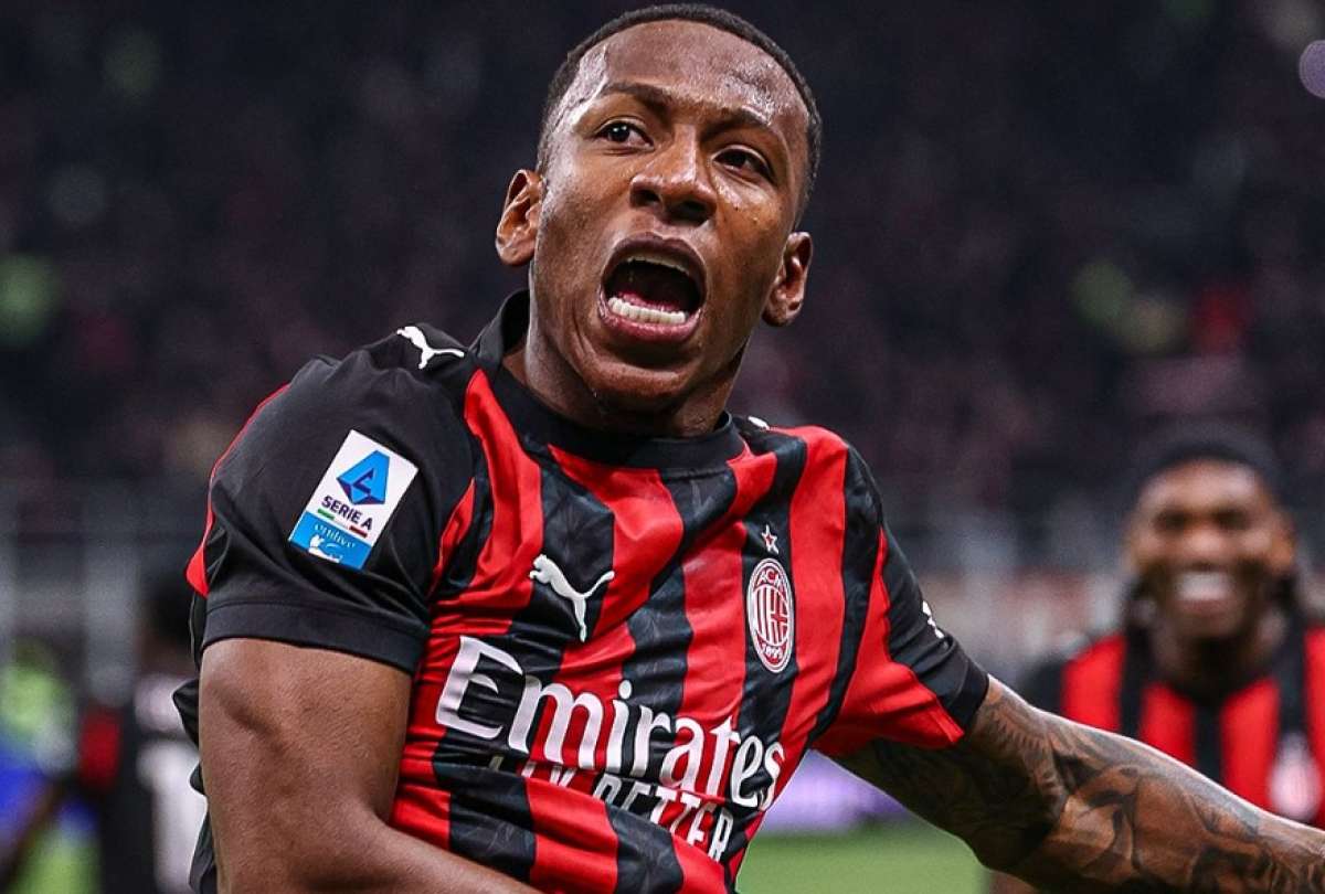 Pervis Estupi&ntilde;&aacute;n no tiene mucho espacio en el AC Milan.