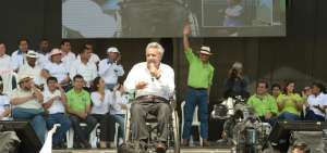 Len&iacute;n Moreno y Jorge Glas, junto con las candidatos a la Asamblea, acogieron el pedido de la Red de Maestros.