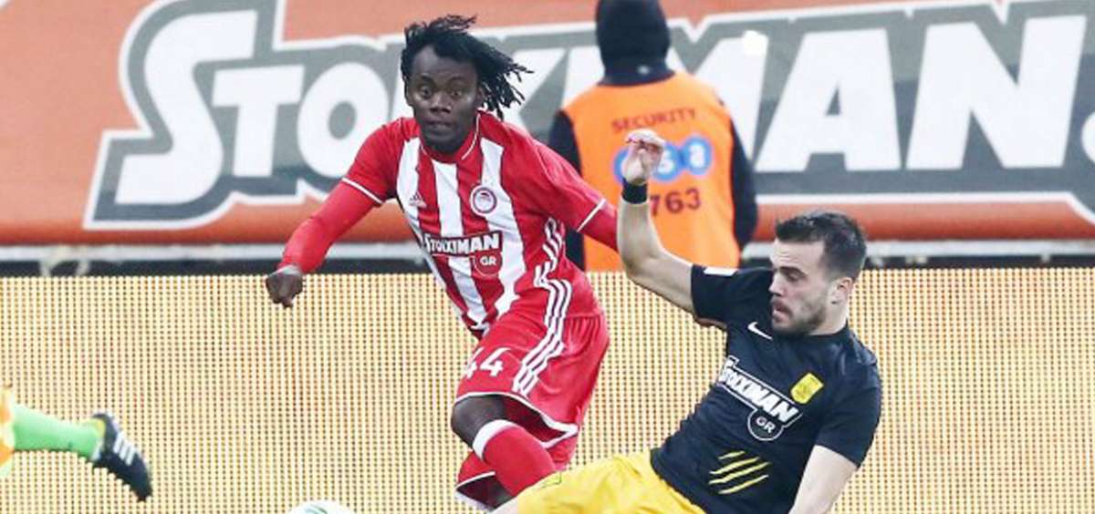 Juan Carlos Paredes debut&oacute; con el Olympiakos de Grecia