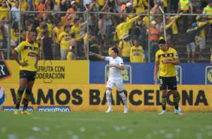 Diego Morales (c) no ser&aacute; considerado para jugar ante Barcelona por una lesi&oacute;n en su mano derecha.