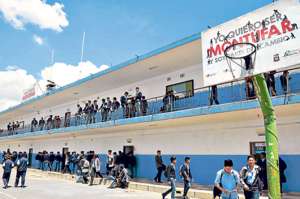 En el colegio Mej&iacute;a estudian 4.300 alumnos que reciben clases de 160 profesores. En la instituci&oacute;n hay expectativa por las obras de remodelaci&oacute;n. Foto: Santiago Aguirre/El Tel&eacute;grafo