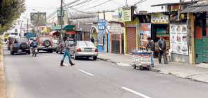 La avenida Real Audiencia pas&oacute; a convertirse en el motor econ&oacute;mico y comercial de la zona a partir de finales de la d&eacute;cada de 1980. Foto: Miguel Jim&eacute;nez / El Tel&eacute;grafo