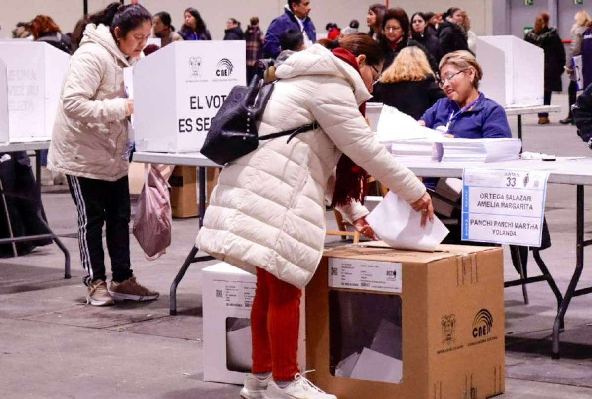 El Tribunal Contencioso Electoral aval&oacute; la decisi&oacute;n del Consejo Nacional Electoral (TCE) y descart&oacute; irregularidades en el cambio de fecha.