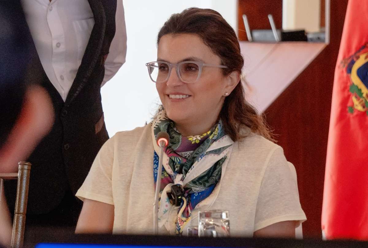 Mar&iacute;a Jos&eacute; Pinto durante recorridos en territorio y visitas a espacios de atenci&oacute;n social y de salud.