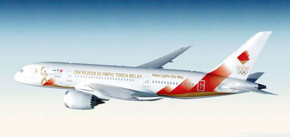 Tokio 2020 presenta un avi&oacute;n de dise&ntilde;o para traslado de la antorcha ol&iacute;mpica