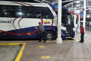 Terminales terrestres de Quitumbe y Carcelén suspenden sus operaciones