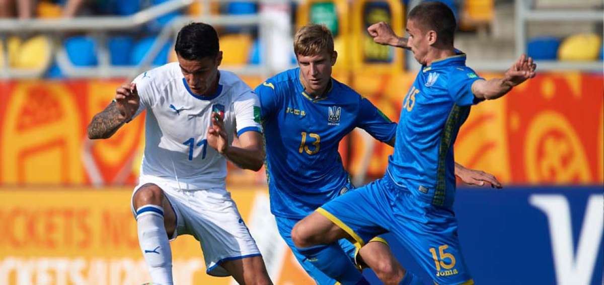El VAR salva a Ucrania y es finalista del Mundial