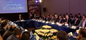 Len&iacute;n Moreno promete reforzar la dolarizaci&oacute;n ante inversionistas extranjeros