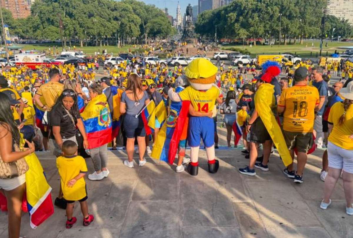 La Tri no est&aacute; sola: su gente la acompa&ntilde;a a donde sea 