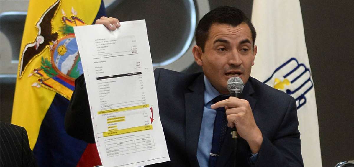 Vallejo dijo que agotar&aacute; todas las  instancias para defender al IESS
