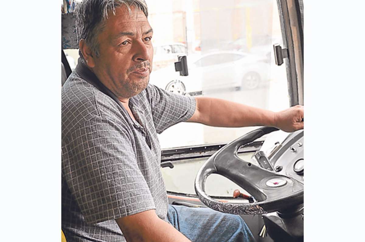 Capacitan a choferes profesionales