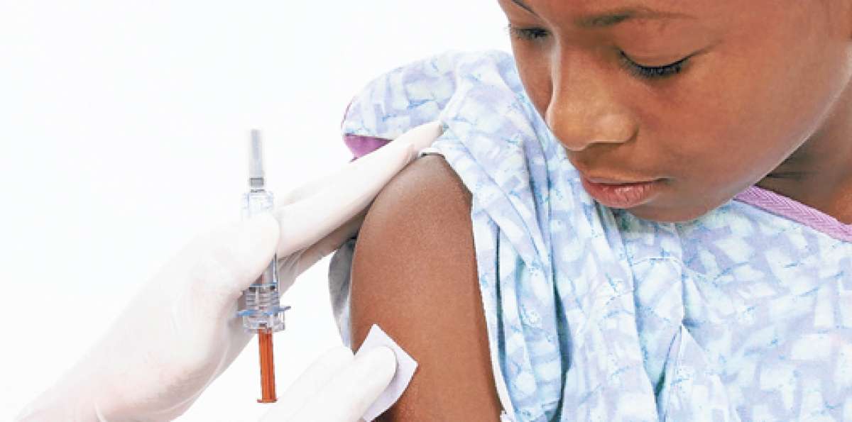 Vacunar a los ni&ntilde;os tambi&eacute;n favorece la salud femenina, porque as&iacute; no existe riesgo de contagio de VPH. Foto: tomada de internet