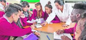La creaci&oacute;n de proyectos de microemprendimiento busca preparar a los chicos para que se inserten r&aacute;pidamente en el mercado laboral.